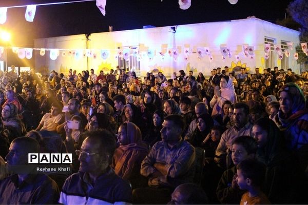 چهارمین جشنواره انار در روستای هدف گردشگری توچال