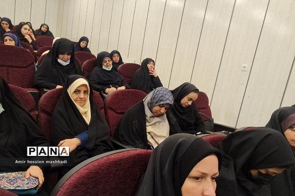 برگزاری کارگاه تخصصی تبیین هویت اسلامی زن مسلمان در رودهن