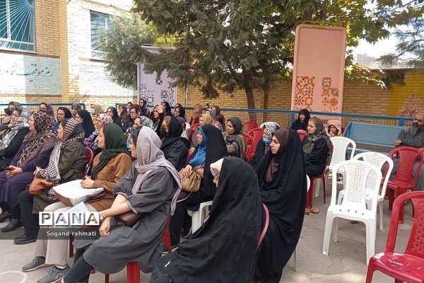 برگزاری انتخابات انجمن اولیا و مربیان مدرسه مبتکران و آزاده رودهن