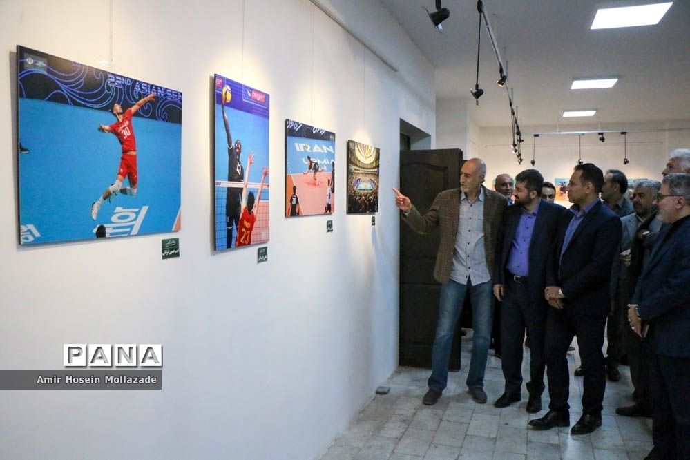 نمایشگاه آثار برگزیده جشنواره عکس عاشقان والیبال در ارومیه