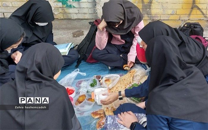 برگزاری جشنواره صبحانه سالم در دبیرستان حجاب ناحیه یک شهرری/فیلم