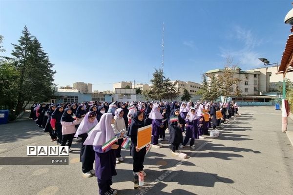 پویش طوفان آب در دبستان دخترانه شهید جاجرودی آموزش و پرورش منطقه 4