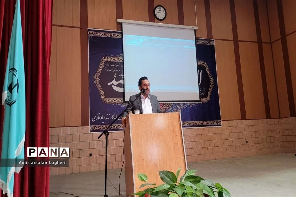 جلسه عمومی انجمن اولیا و مربیان در دبیرستان نمازی شیراز