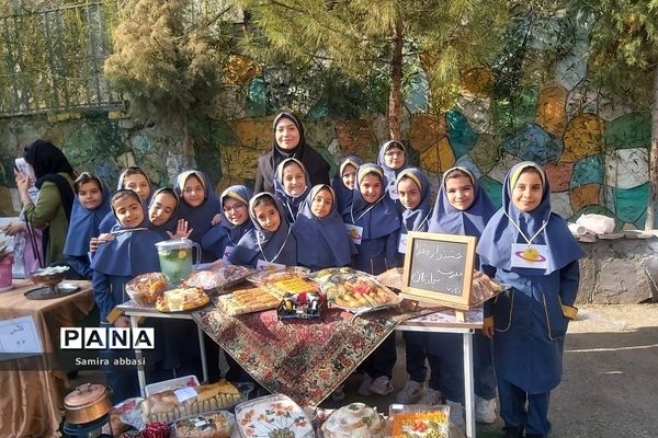 جشنواره غذا در دبستان شهید سجادیان رودهن