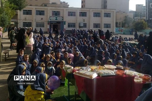 جشنواره غذا در دبستان شهید سجادیان رودهن