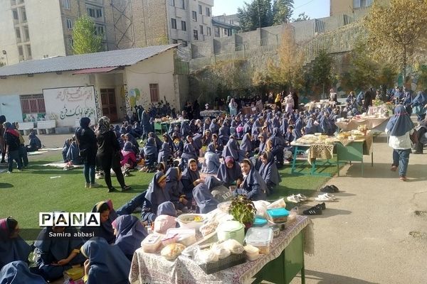 جشنواره غذا در دبستان شهید سجادیان رودهن