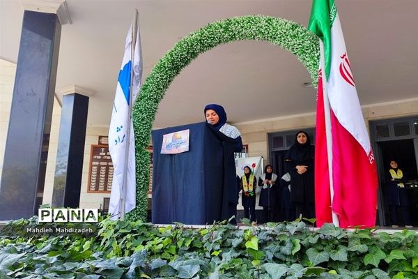 برگزاری مراسم حمایت از مردم مظلوم فلسطین در دبیرستان آرمینه مصلی نژاد ناحیه ۶ مشهد