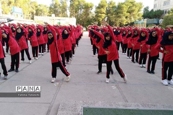 المپیاد ورزشی درون مدرسه‌ای در دبیرستان دخترانه حاج علی اکبر بهادر گراشی