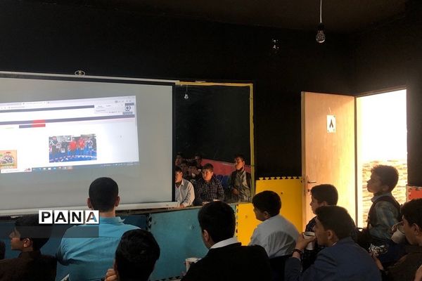 اولین جلسه آموزشی طرح هر مدرسه یک خبرنگار در ناحیه 2 شهرری