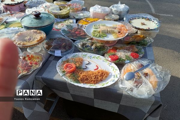 جشن روز غذای سالم در دبیرستان پاکزاد خلیل آباد