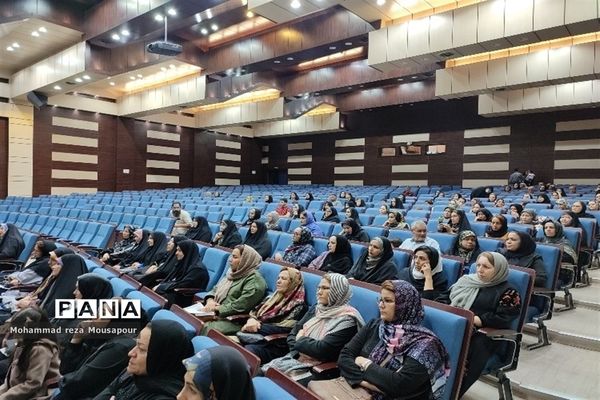 جلسه اولیا و مربیان آموزشگاه مرحوم عابدینی خرم 2 در فرهنگسرای صفادشت