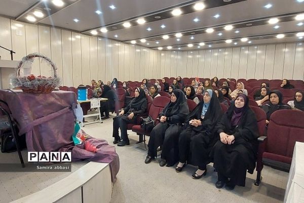 انتخابات انجمن اولیا و مربیان در دبستان شهید سجادیان رودهن