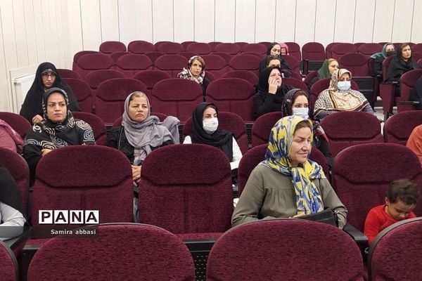انتخابات انجمن اولیا و مربیان در دبستان شهید سجادیان رودهن