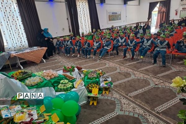 جشن قرآن در دبستان شاهد آقا مصطفی خمینی (ره)کاشمر