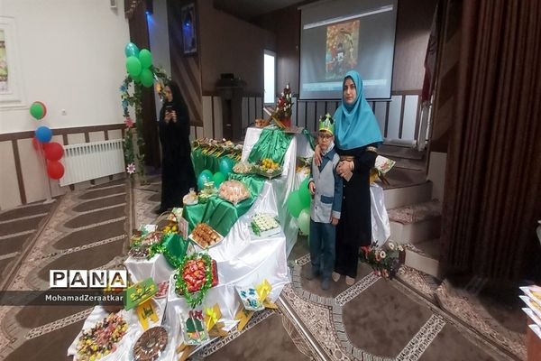 جشن قرآن در دبستان شاهد آقا مصطفی خمینی (ره)کاشمر