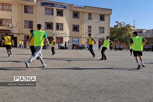 افتتاحیه المپیاد ورزشی در دبیرستان پسرانه معارف ۴ ناحیه ۳ شیراز