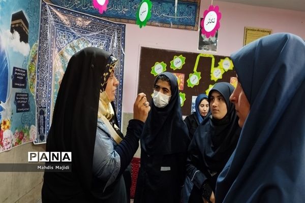 برگزاری حلقه صالحین دانش‌آموزی در دبیرستان حجاب ملارد