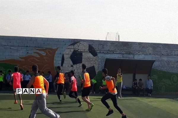 المپیاد ورزشی در دبیرستان یاران مهدی(عج) ناحیه ری ۲