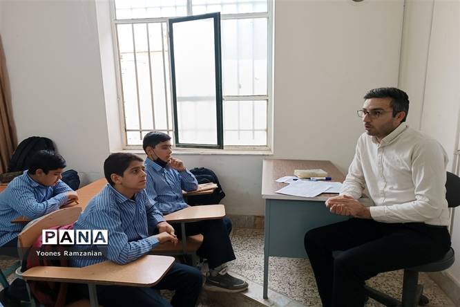 جلسه شورای بسیج دانش‌آموزی آموزشگاه نمونه دولتی مرتضوی خلیل‌آباد