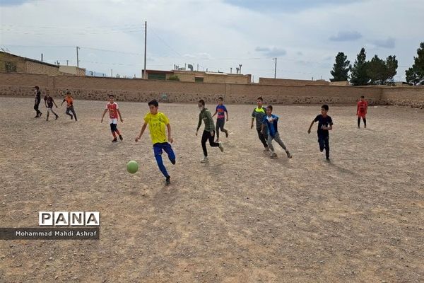 مسابقات بومی‌ محلی در روستای نیستانک شهرستان نایین