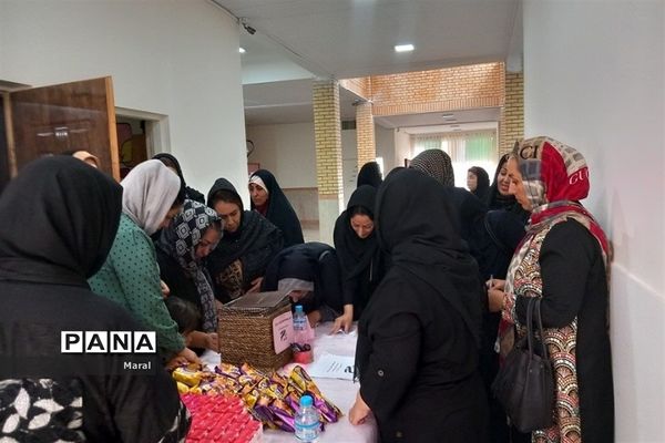 جلسه انجمن اولیا و مربیان و آموزش خانواده در کانون ملائک شهرستان‌قرچک