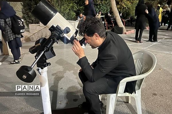 کارگاه آموزشی آشنایی با نجوم  و رصد ماه و صور فلکی در پژوهش‌سرای دانش‌آموزی کاوش کهریزک