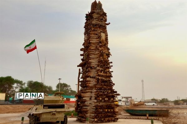 دانش آموزان  استان اصفهان  از منطقه جنگی ذوالفقاریه ء آبادان در اردوی راهیان نور