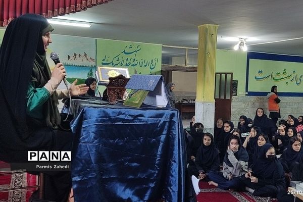 جلسه پاسخگویی به شبهات دینی دانش‌آموزان در مدرسه مهدیه شهریار