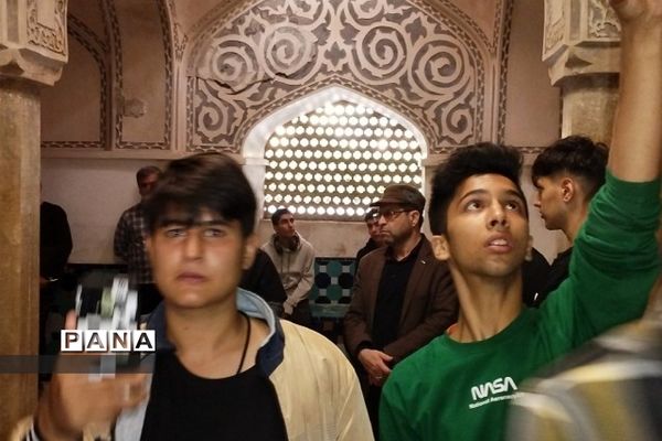 اردوی دانش‌آموزان ناحیه 2 ری در باغ فین کاشان