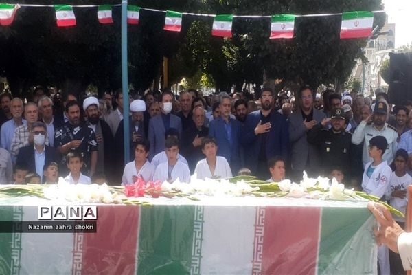 آیین گلباران قتلگاه یادمان شهدای ۱۵ خرداد در شهرستان‌ قرچک
