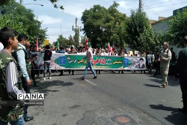 راهپیمایی مردم شهرستان‌ ورامین به‌مناسبت سالروز قیام ۱۵ خرداد