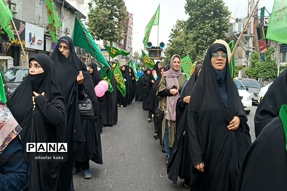 کاروان شادی به‌مناسبت ولادت امام رضا(ع) در قائمشهر