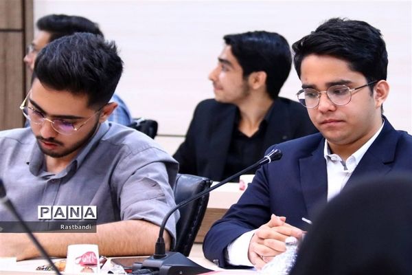 نشست دومین دوره فعالیت کارگروه دانش‌آموزی شهر تهران