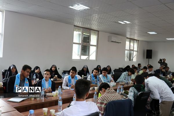 نشست تشکل‌های دانش‌آموزی خراسان رضوی با وزیر آموزش و پرورش