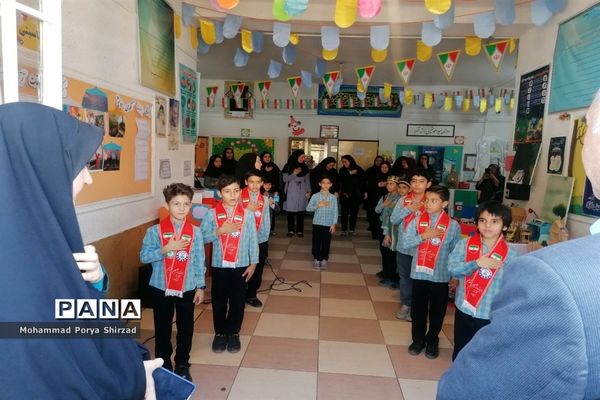نمایشگاه دست‌سازهای دانش‌آموزان ناحیه چهار شیراز در طرح بوم