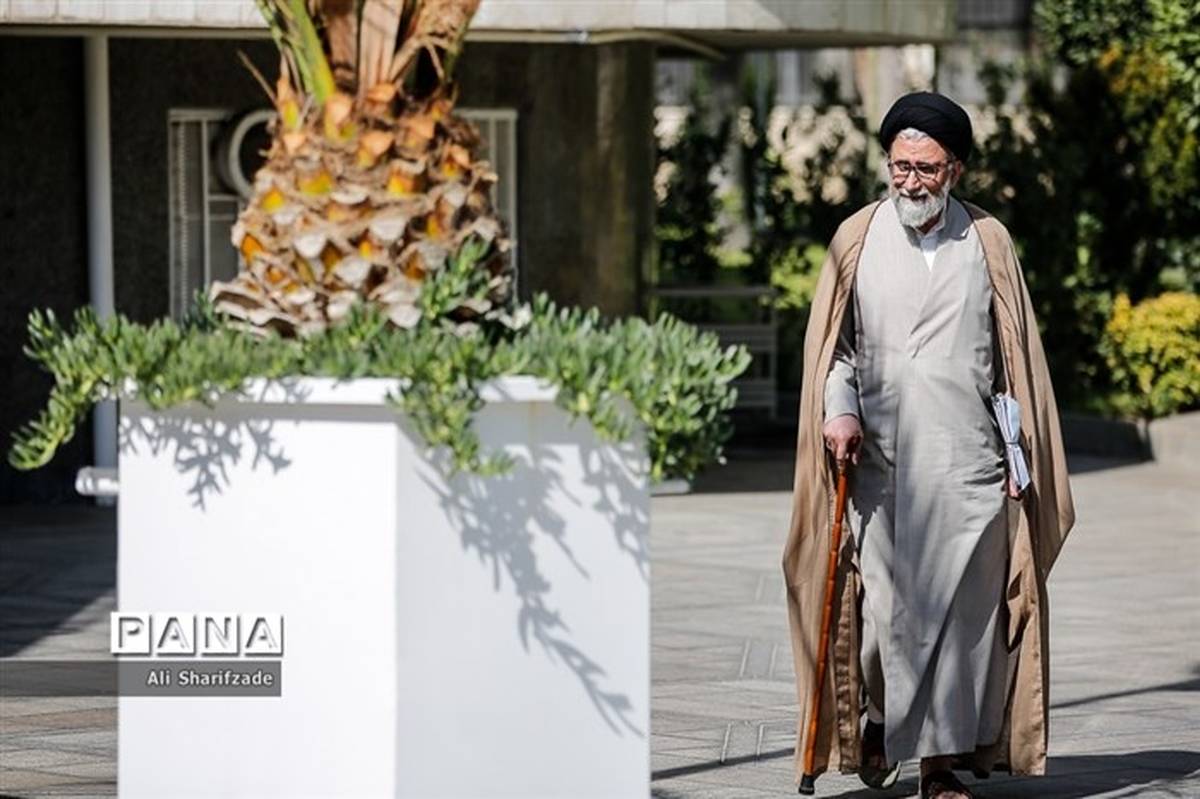 انقلاب‌ اسلامی‌، دشمن ‌را از به حاشیه فرستادن آرمان‌های والای‌ امام راحل ناامید کرده است