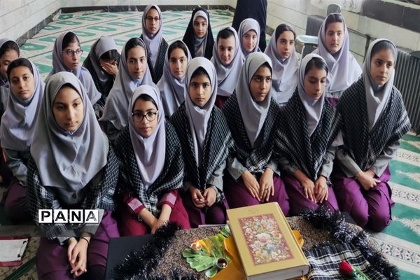 حضور دانش‌آموزان شهرستان‌قدس در مراسم سالگرد، عروج ملکوتی حضرت امام خمینی (ره)