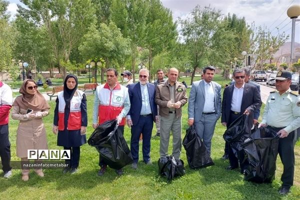 برگزاری پویش مردمی پاکسازی محیط‌زیست در پارک امیری فیروزکوهی شهرستان فیروزکوه