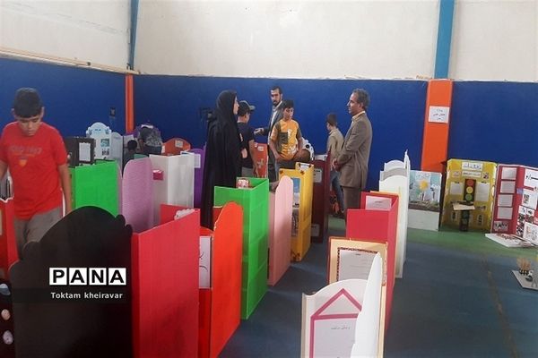 نمایشگاه جابربن‌حیان و فرصت‌های متنوع یادگیری دانش‌آموزان شهرستان شیروان