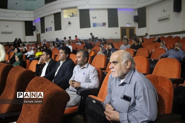 طرح سینما مهر در بوشهر با اکران فیلم سینمایی غریب