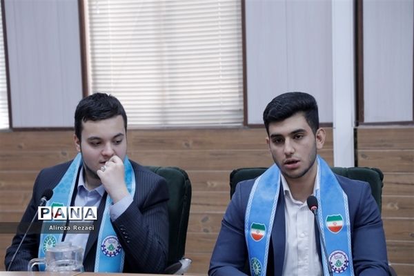 نشست شورای معاونان آموزش و پرروش قم با موضوع سازمان دانش‌آموزی