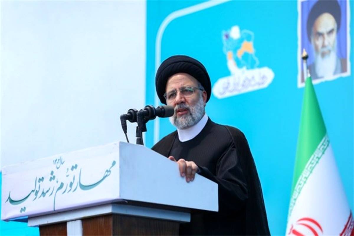 دولت مردمی راه غلبه بر چالش‌ها را نه عقب‌نشینی، بلکه ساختن ایرانی قوی می‌داند