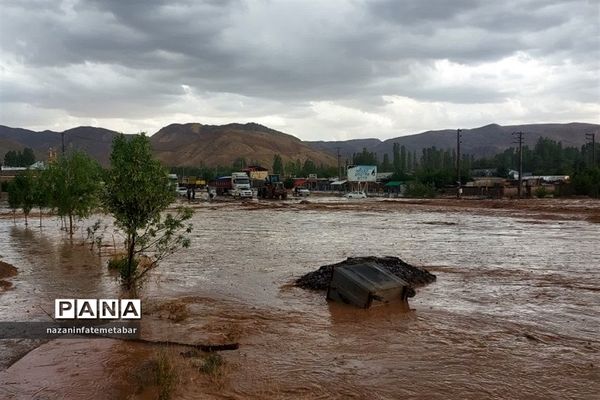 وقوع شدید سیل در برخی از روستاهای شهرستان فیروزکوه