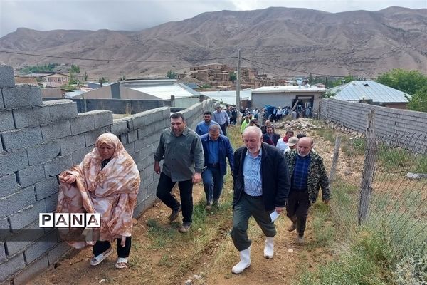 حضور میدانی استاندار تهران و نظارت بر عملکرد دستگاه‌های خدمت رسان به شهروندان سیل زده در فیروز کوه