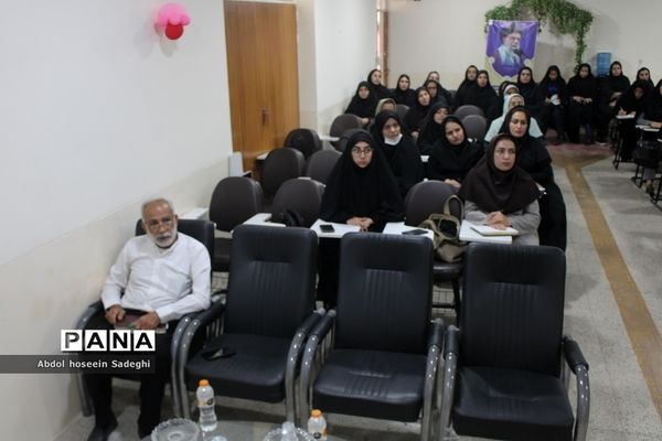 کارگاه توان افزایی آموزش دهندگان سوادآموزی استان بوشهر