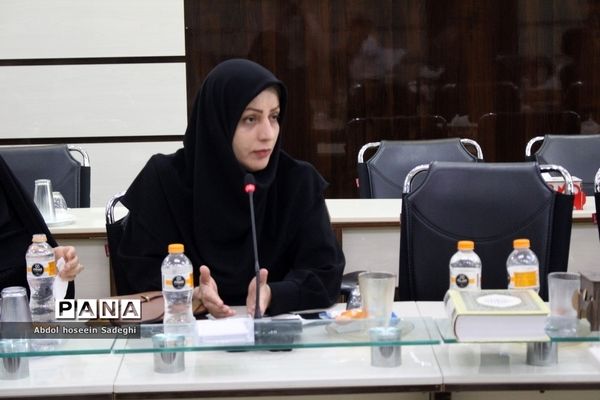 جلسه کارگروه ساماندهی لباس فرم دانش‌آموزان استان بوشهر