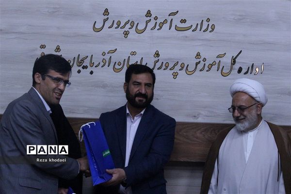جلسه تجلیل از فعالان نانو آذربایجان شرقی  وابسته به ریاست جمهوری