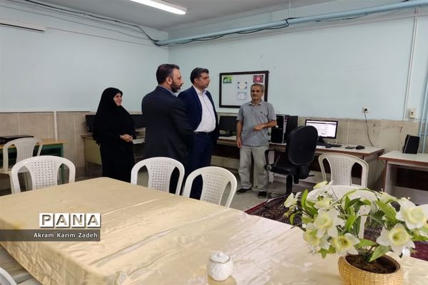 بازدید معاون پرورشی و فرهنگی آموزش و پرورش شهرستان‌های استان تهران  ازحوزه‌های تصحیح امتحانات نهایی اسلامشهر
