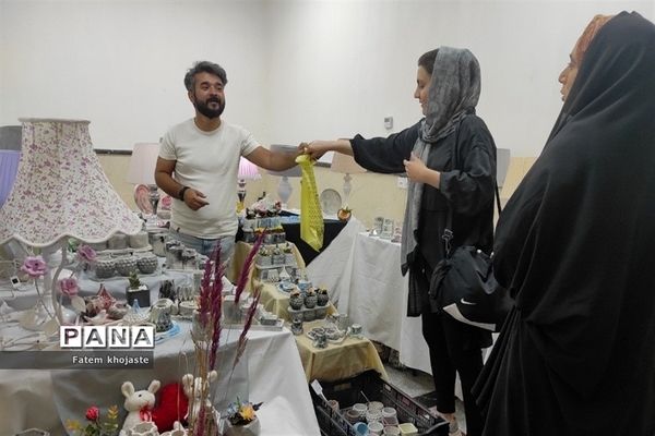 برپایی نمایشگاه صنایع‌ دستی در قرچک