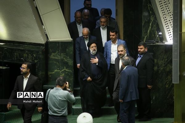 جلسه علنی مجلس شورای اسلامی با حضور رئیس جمهوری